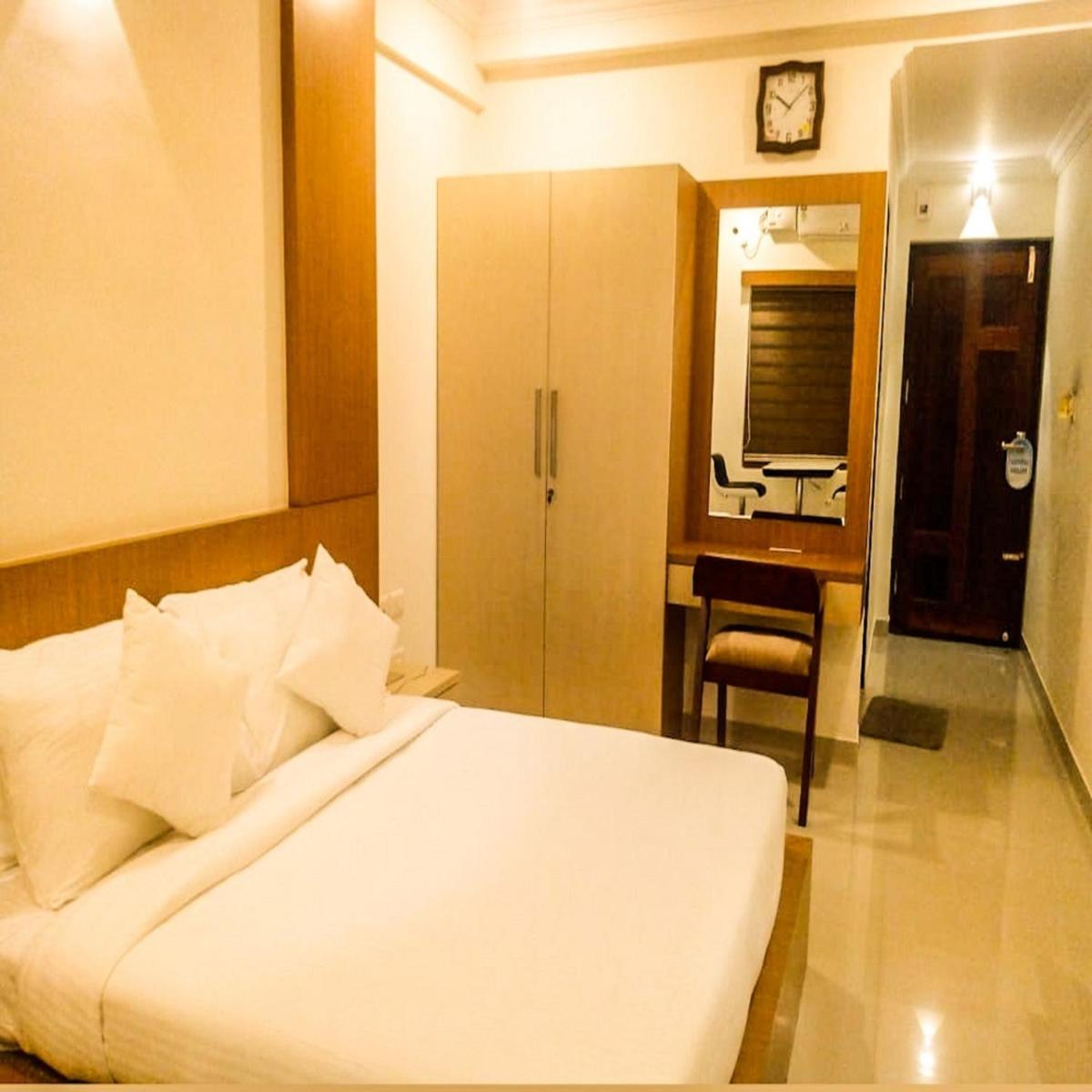 Sea Breeze Rest Inn - Housity
