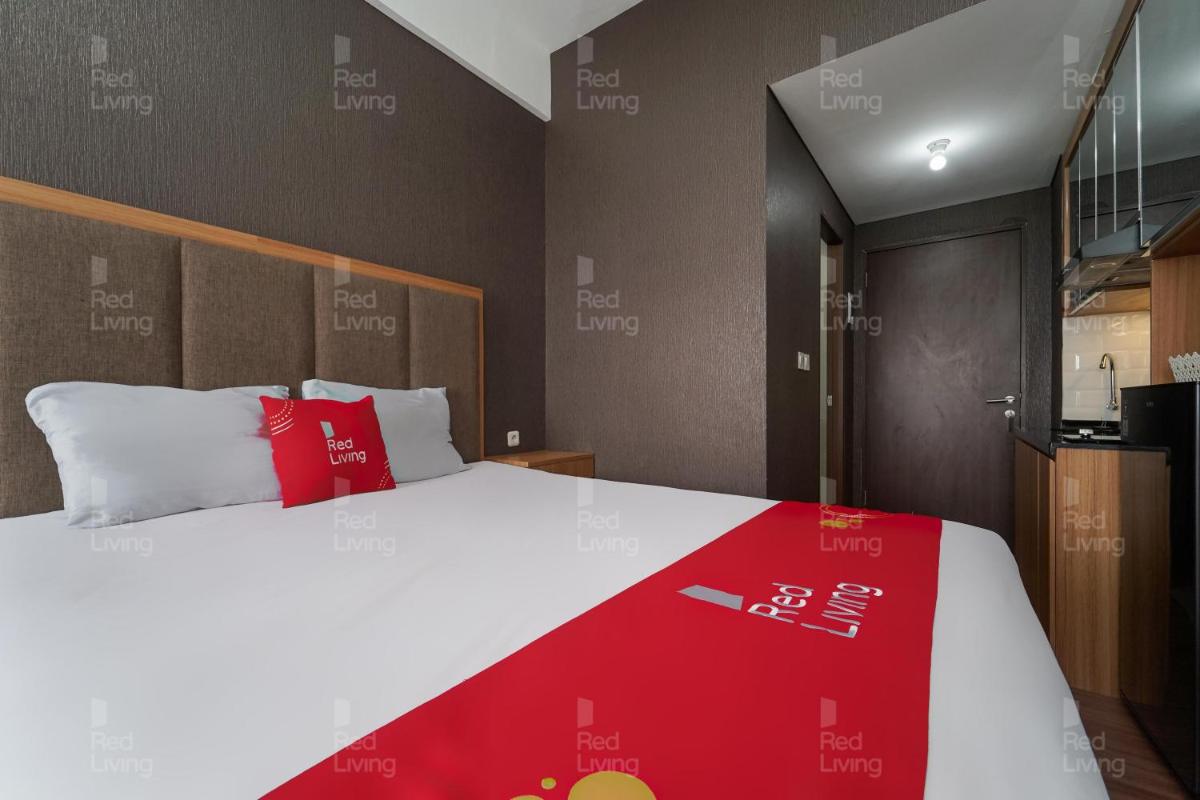 RedLiving Apartemen Transpark Juanda - Kamarku Tower Jade with Netflix - Housity