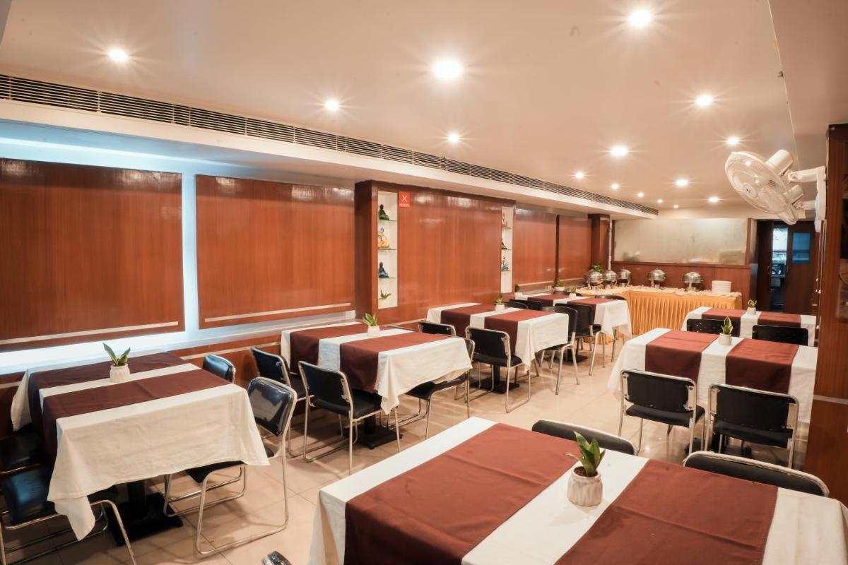Pleasure Inn - Housity