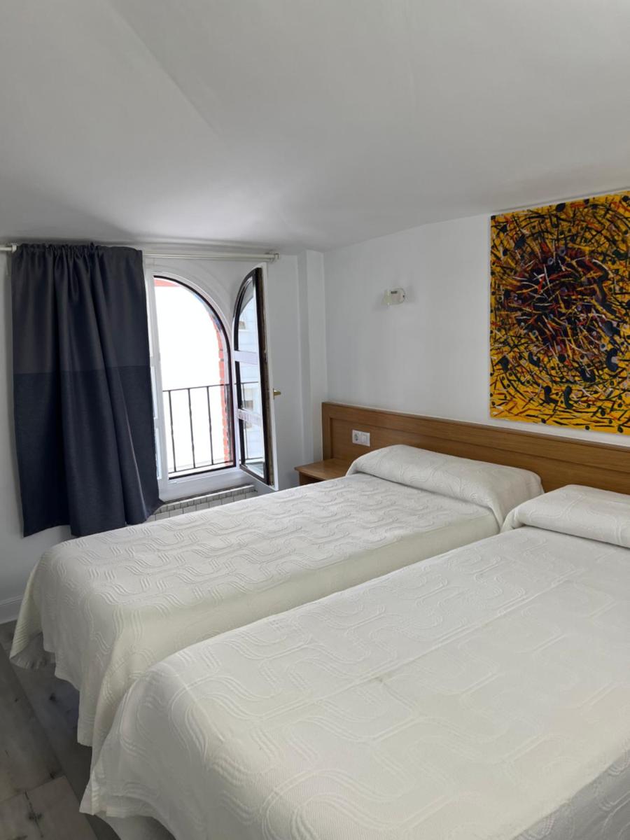 Pensión Zeus - Housity