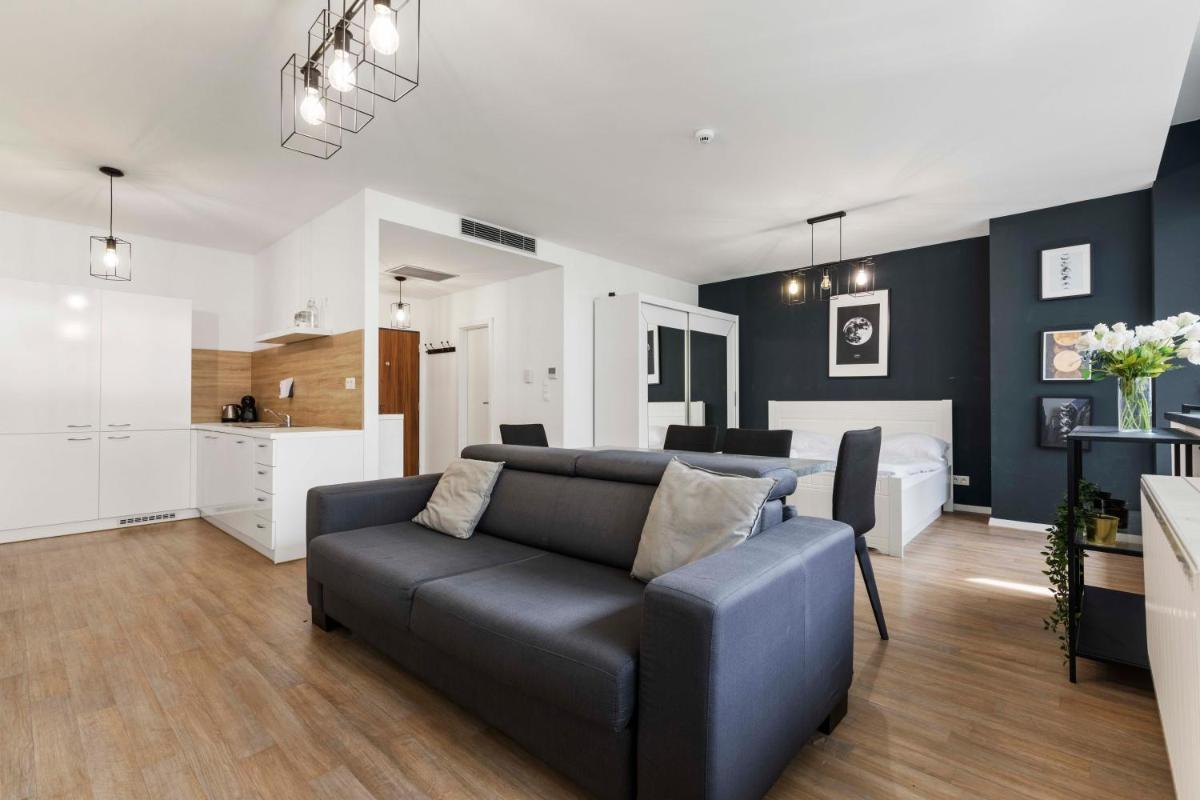 LAM Moon - AC - TERRACE - Housity