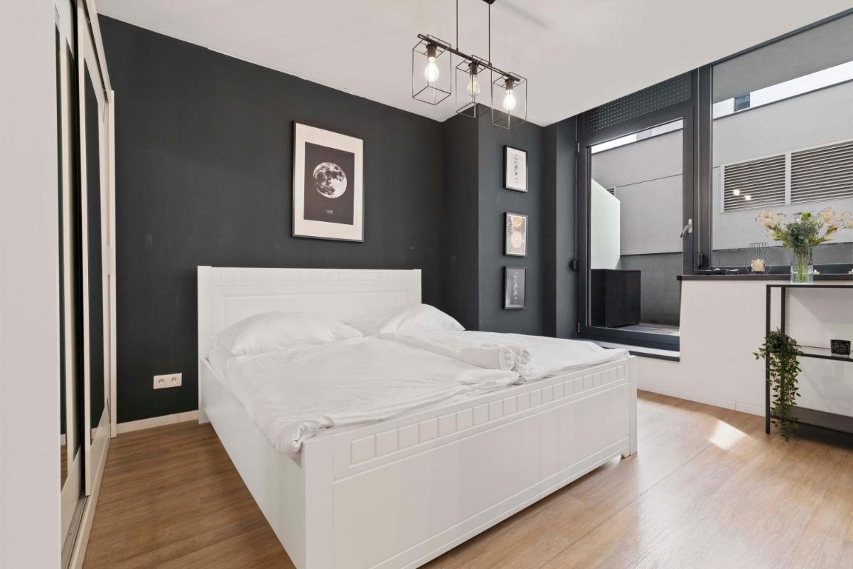 LAM Moon - AC - TERRACE - Housity