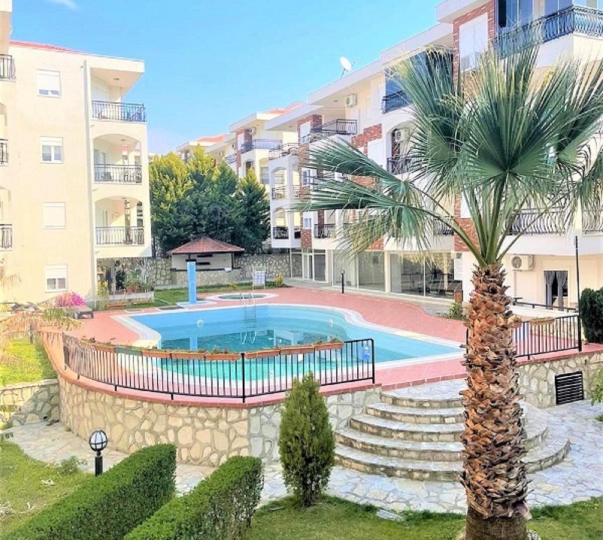 Guarantee yourself a wonderful holiday in this 3 bed home and popular community - Housity