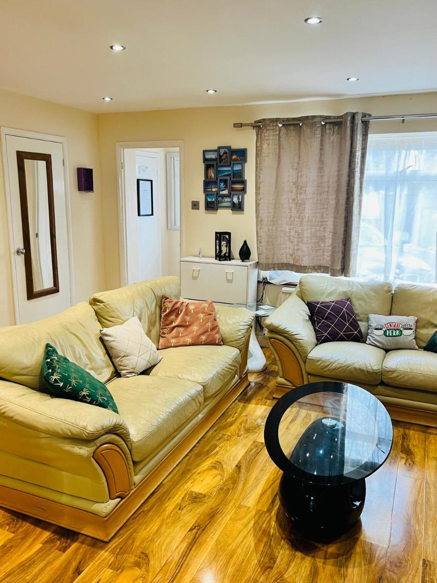Reading West Homestay - Housity