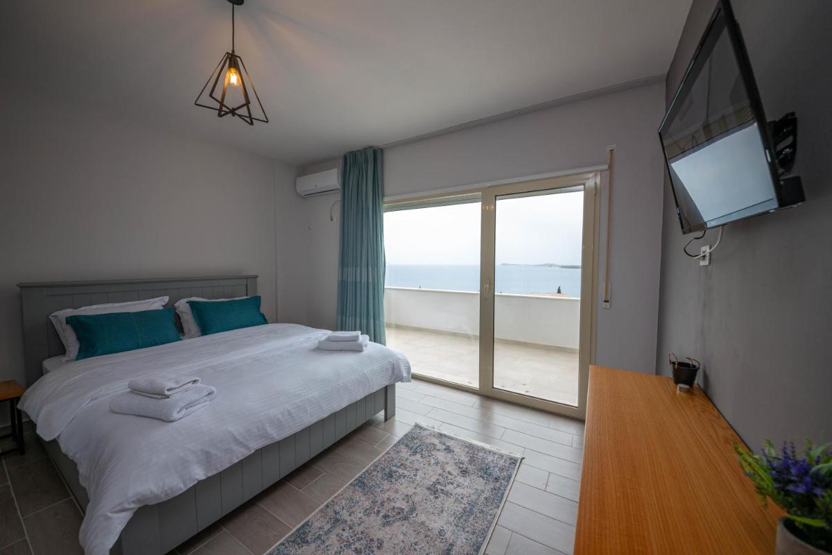 Aerial Hotel & Spa - Housity