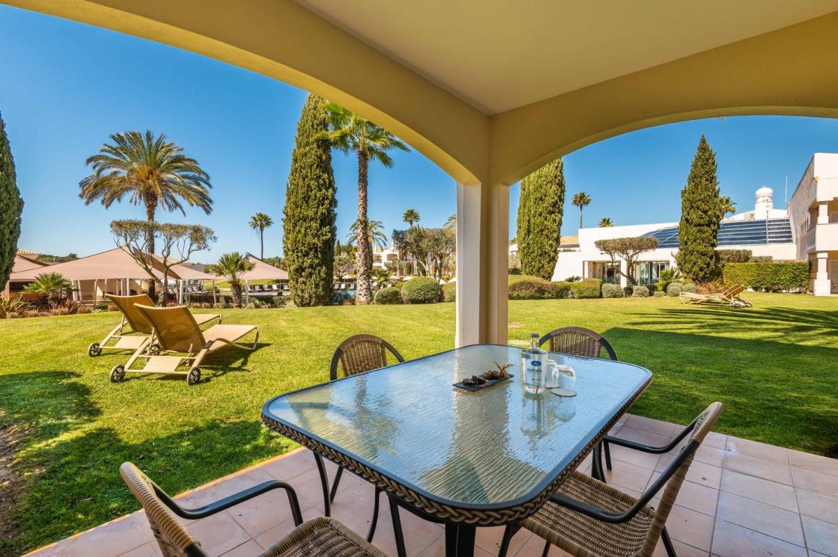 Um jardim no exterior de Vale d'Oliveiras Quinta Resort & Spa