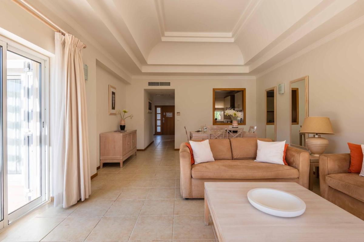 Uma área de estar em Vale d'Oliveiras Quinta Resort & Spa