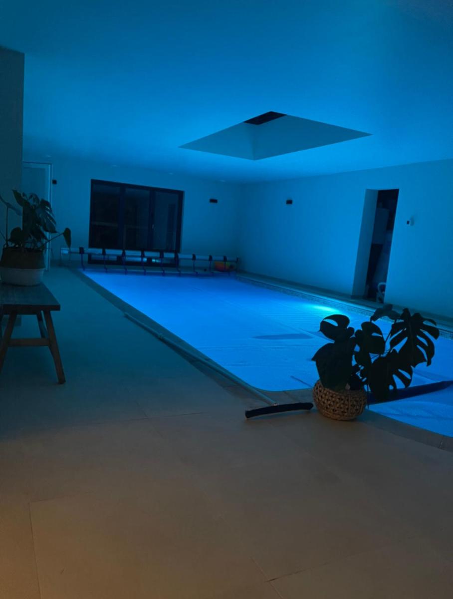 GOLF OPEN HOYLAKE 3km Double bedroom Lynwood House, heated indoor pool in , West Kirby - Housity