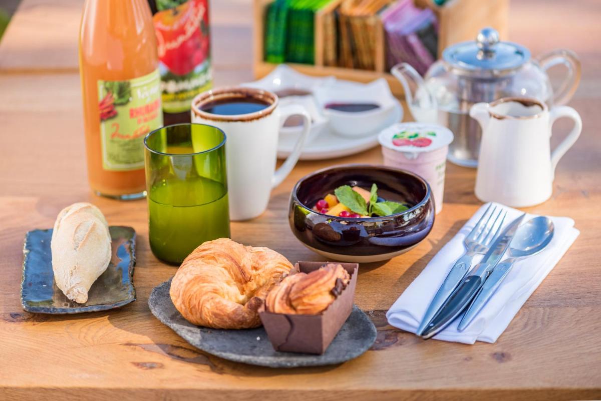 Nourriture dans l'hôtel ou à proximité