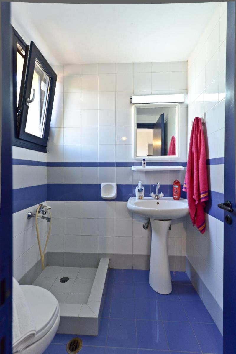 Milos Studios - Housity