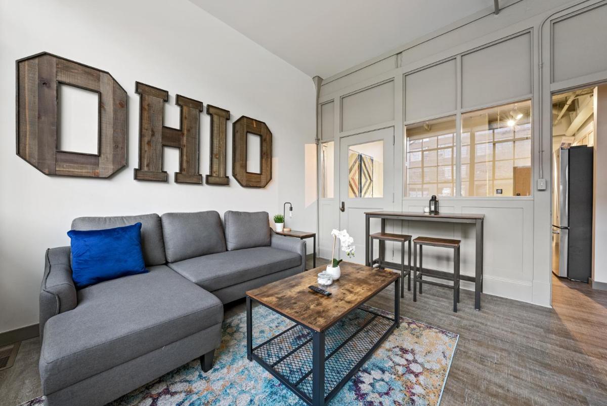 Luxury Living in the Heart of Superior Arts District Minutes from FirstEnergy Stadium 114 - Housity