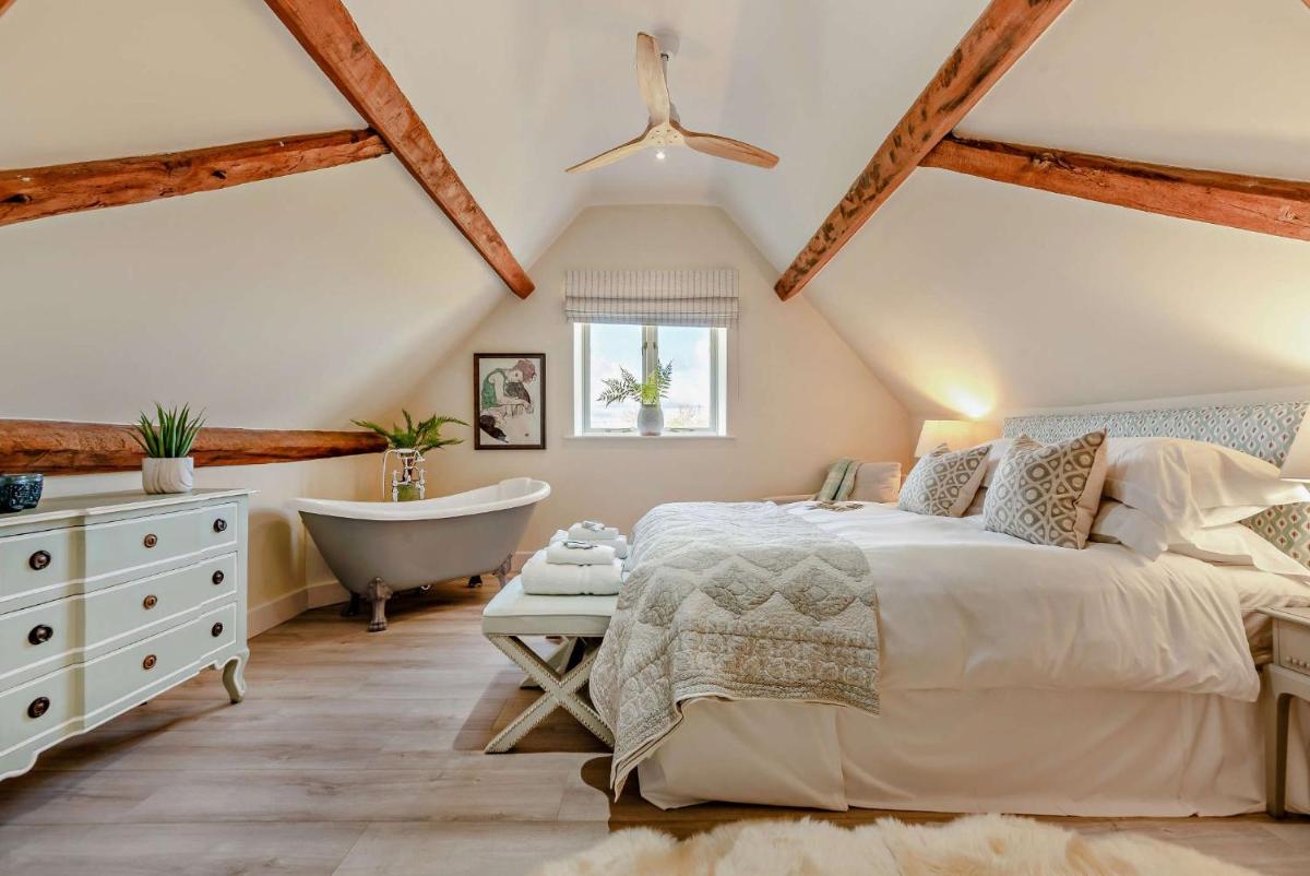 Owl Barn - Housity