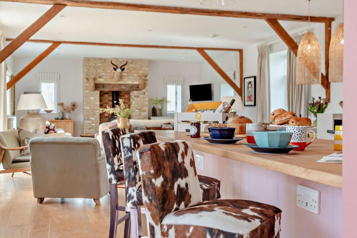 Owl Barn - Housity