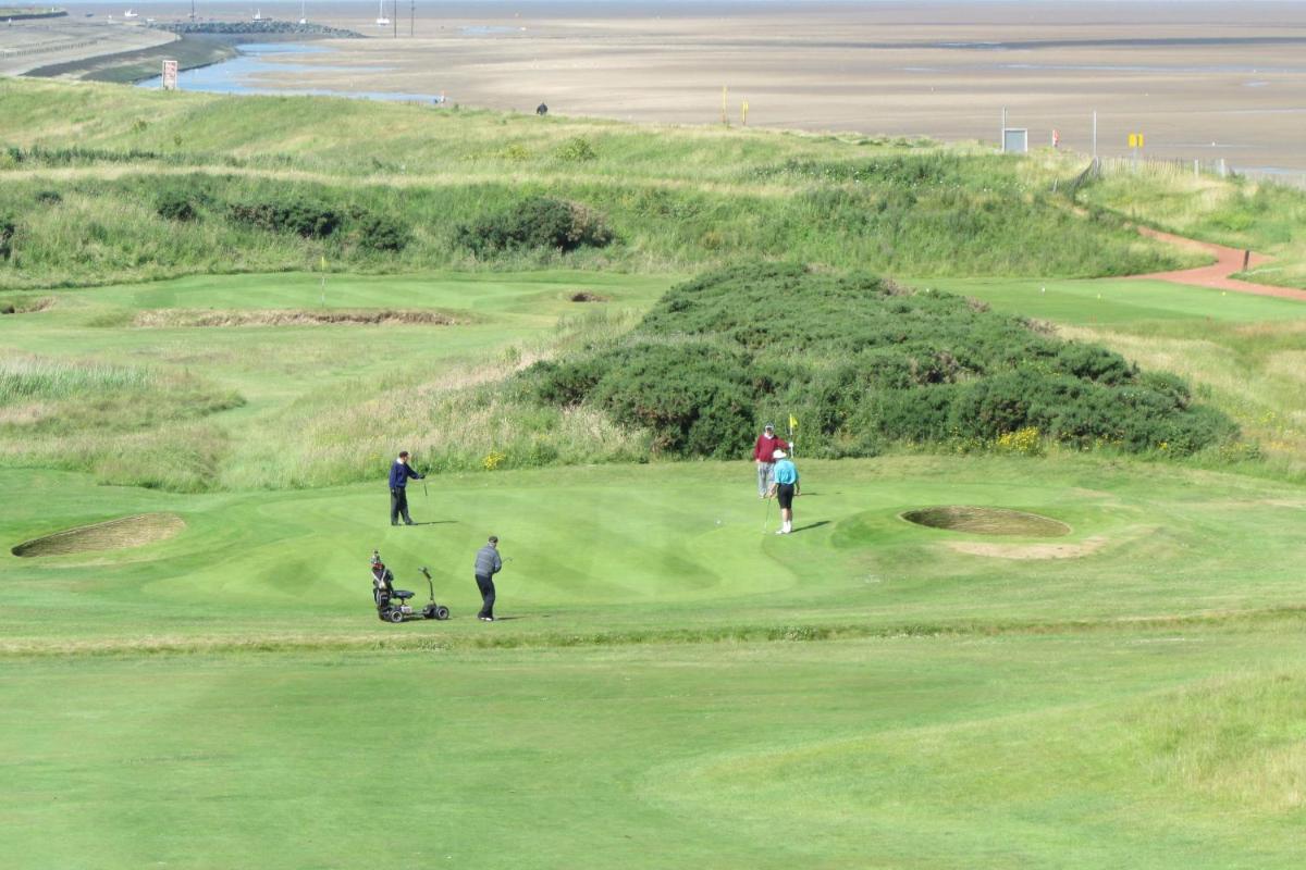 Leasowe Castle Hotel - Housity