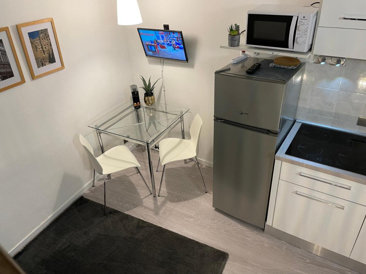 Accademia Love - Housity