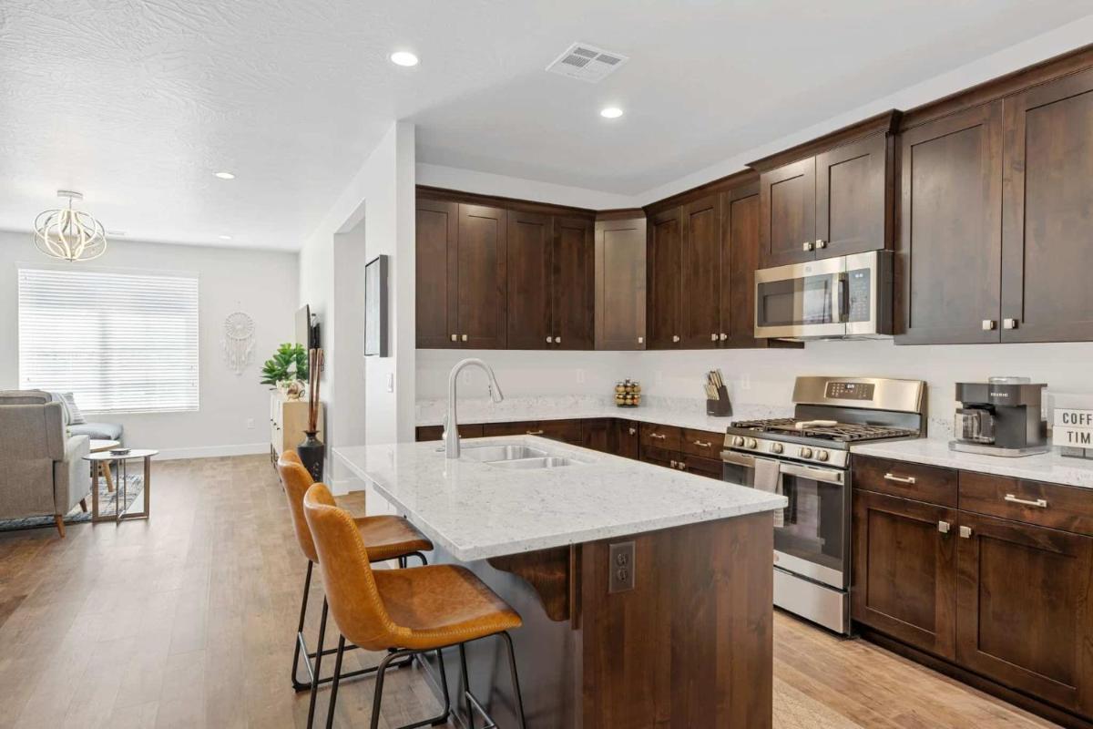 Zi-on the Prize townhouse - Housity