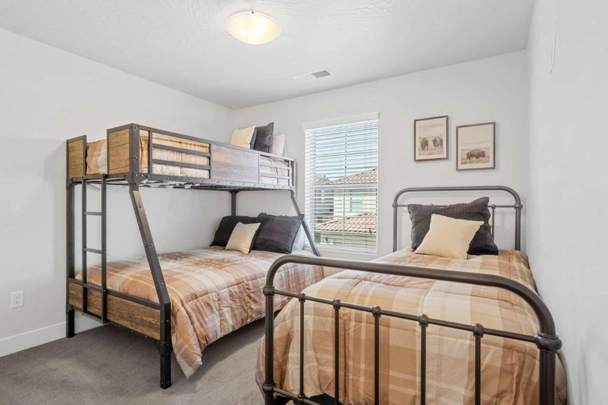 Zi-on the Prize townhouse - Housity