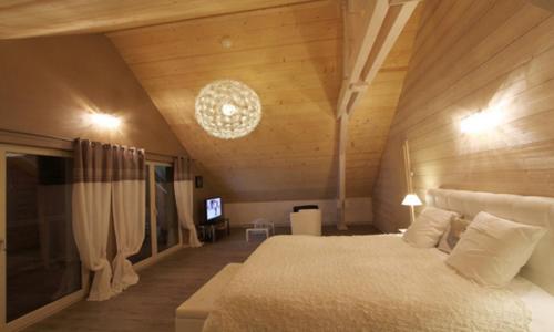 Chambres d'hôtes Couleurs Bois & Spa - Housity