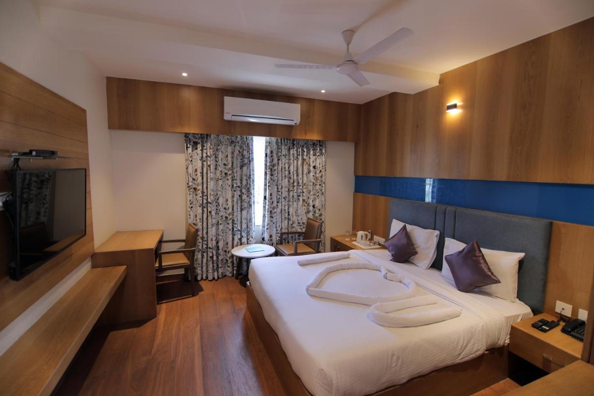 Hotel Mumbai House Express Udaipur - Housity