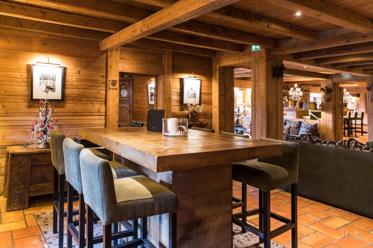 Restaurant ou autre lieu de restauration dans l'établissement Fer à Cheval
