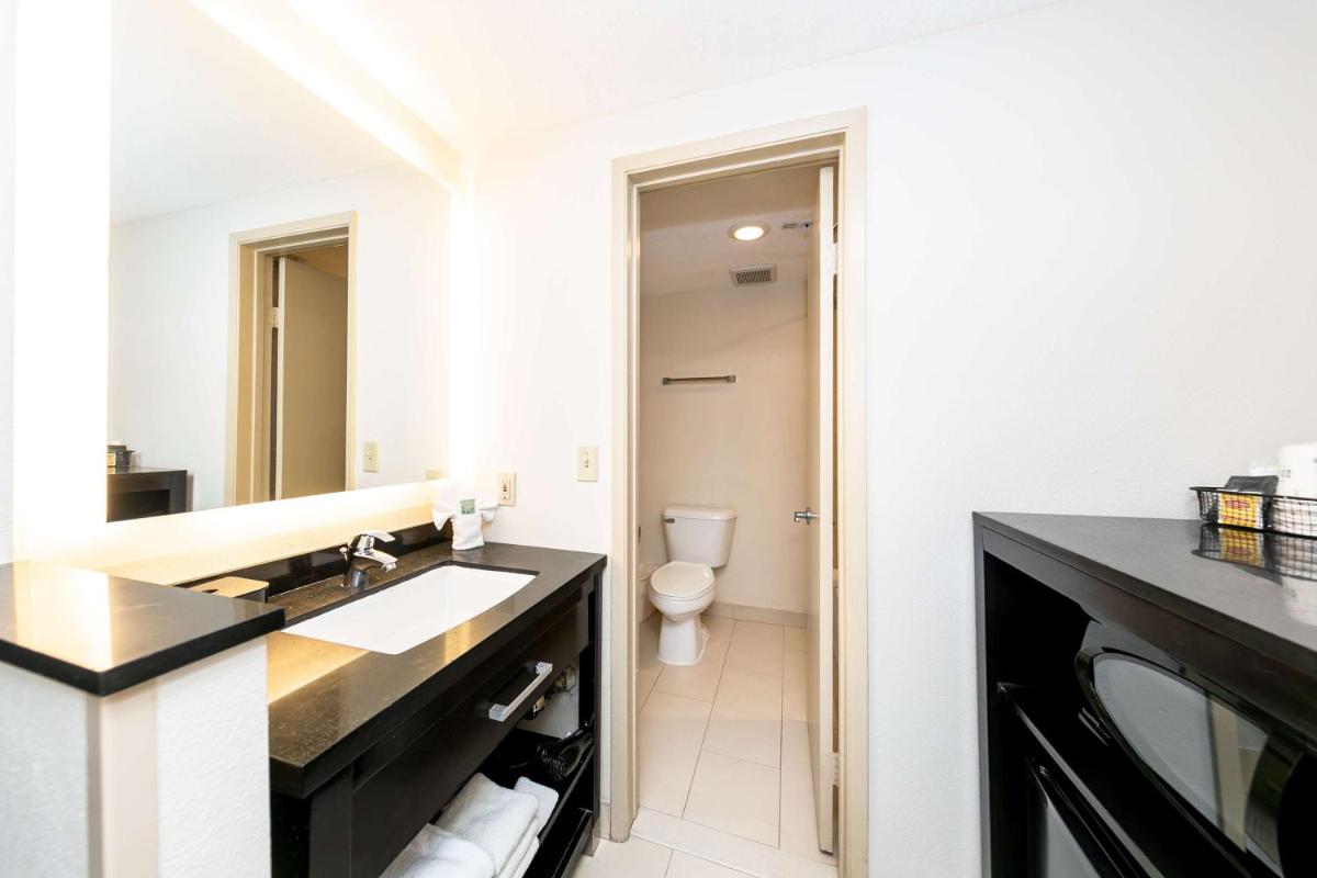 Best Western Inn & Suites San Diego Zoo -SeaWorld Area - Housity