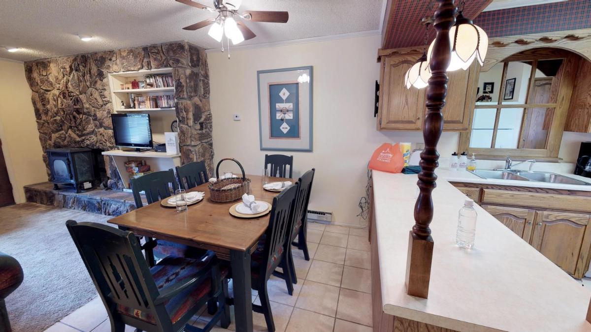 Claim Jumper 4 Townhouse With High Speed Wifi - Housity