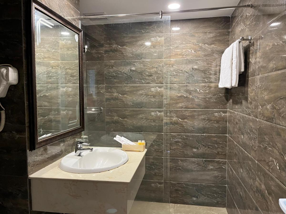 Phung Long Hotel - Housity