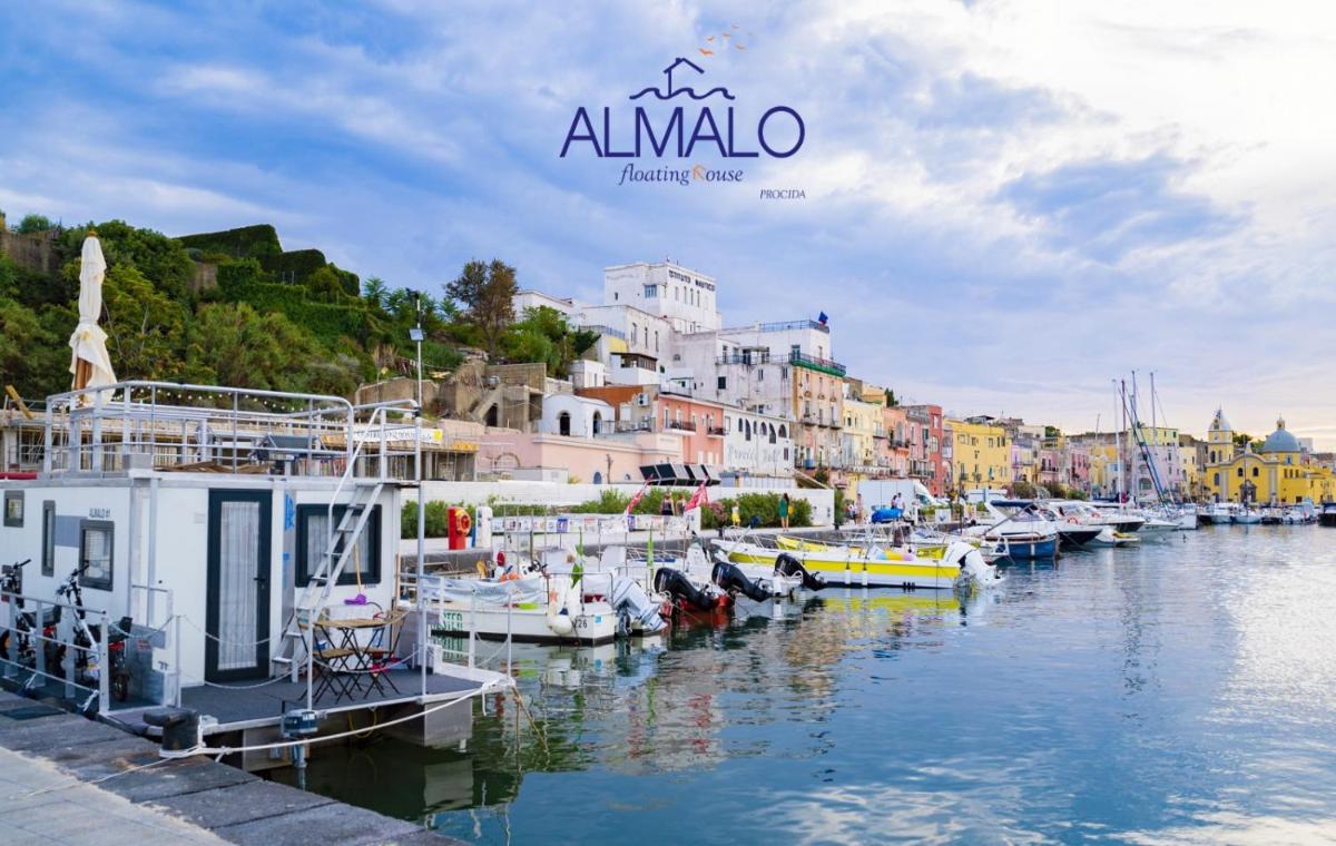ALMALO Floating House - Casa Galleggiante - Housity