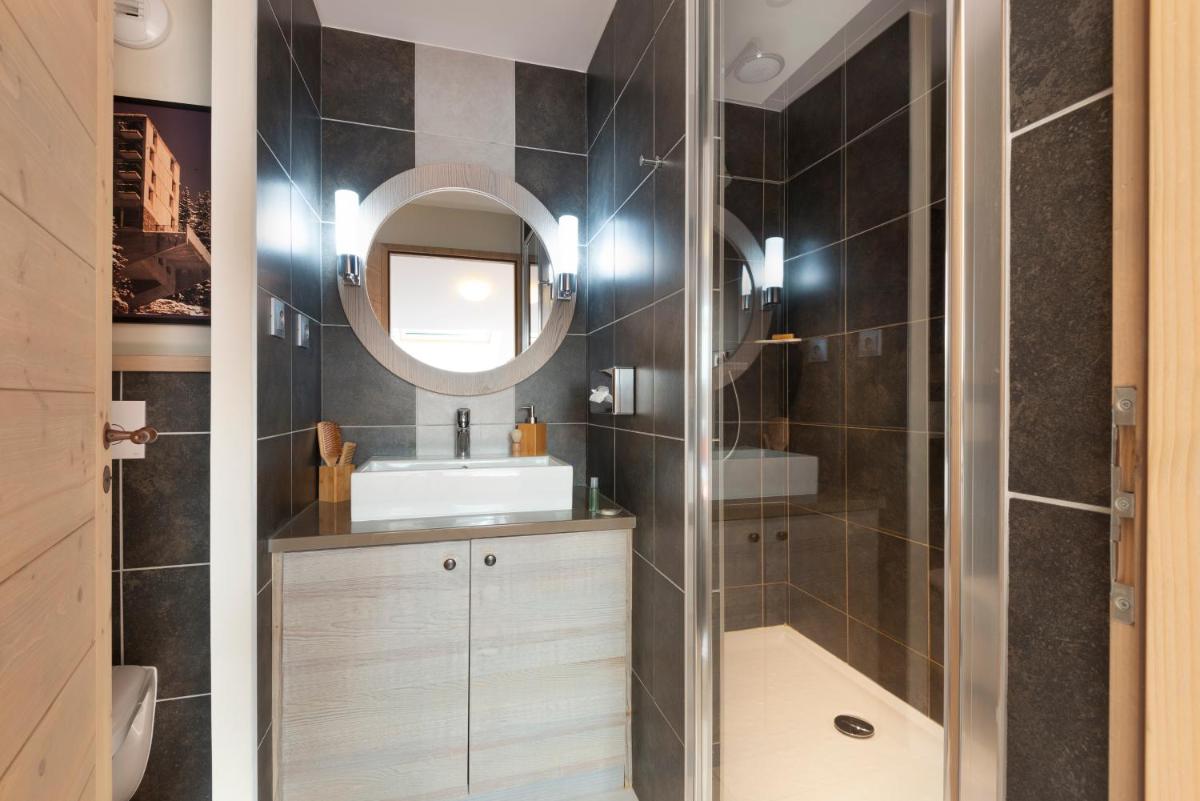 Salle de bains dans l'établissement Résidence Pierre & Vacances Premium Les Terrasses d'Hélios