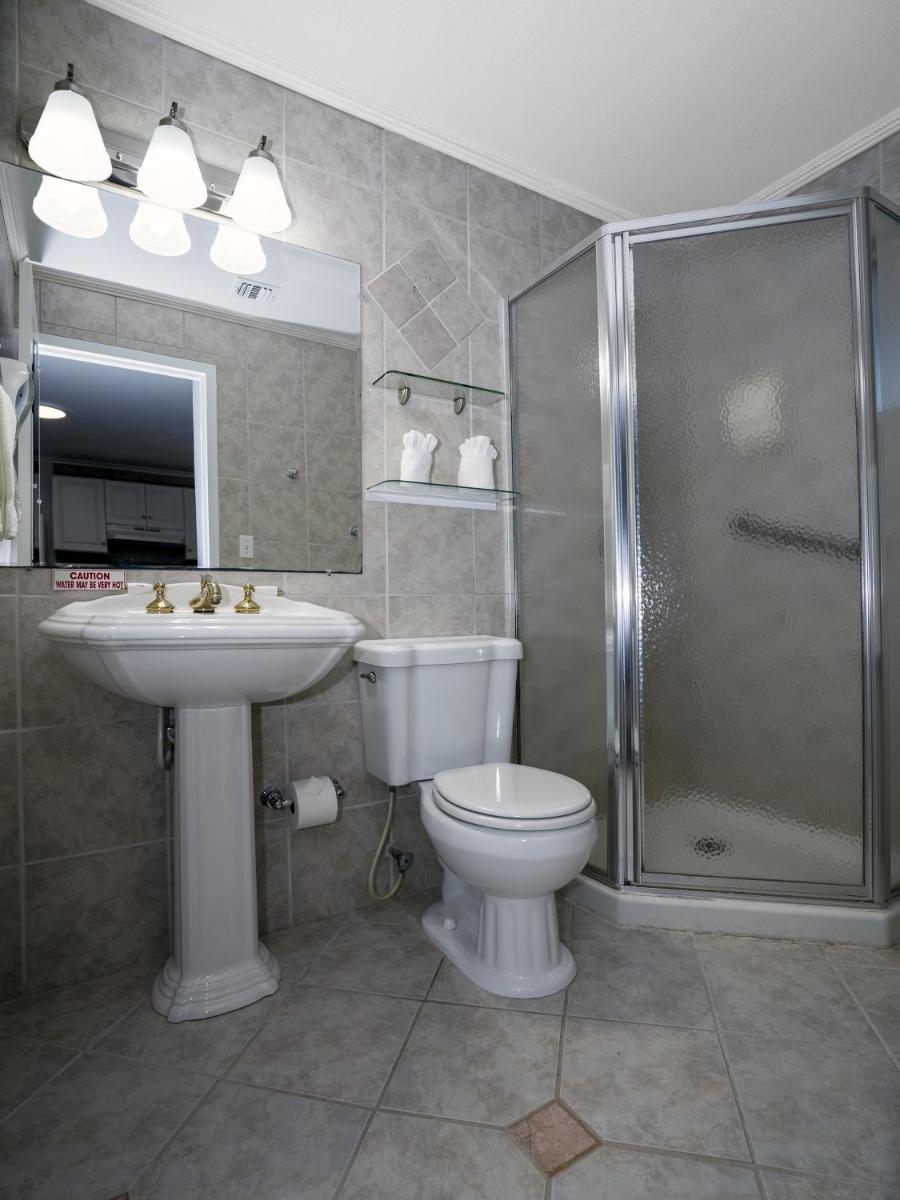 Hamptons Vacation Inn - Housity