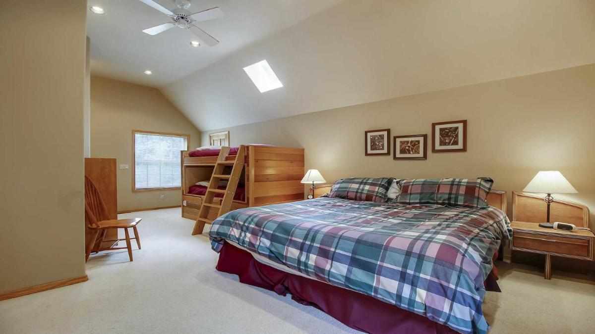 Mt. Hood 06 - Housity