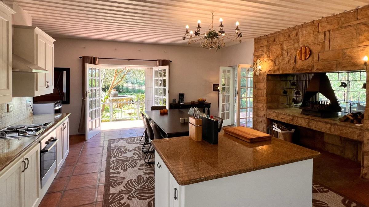 Elm Tree House - Dullstroom - holiday home - Housity