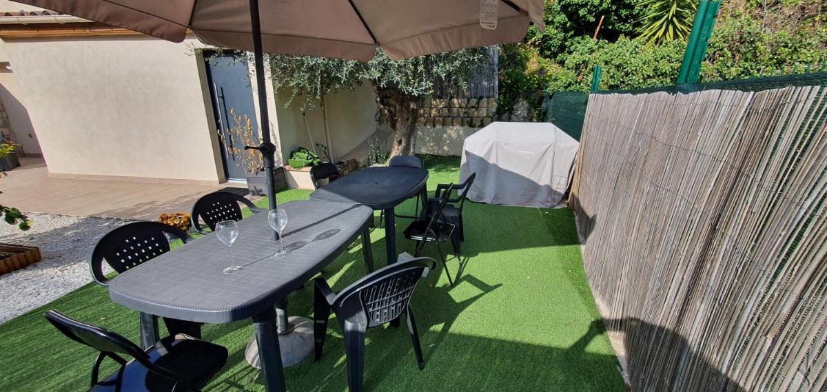 Villa 2km de la mer, proche monaco, au calme - Housity