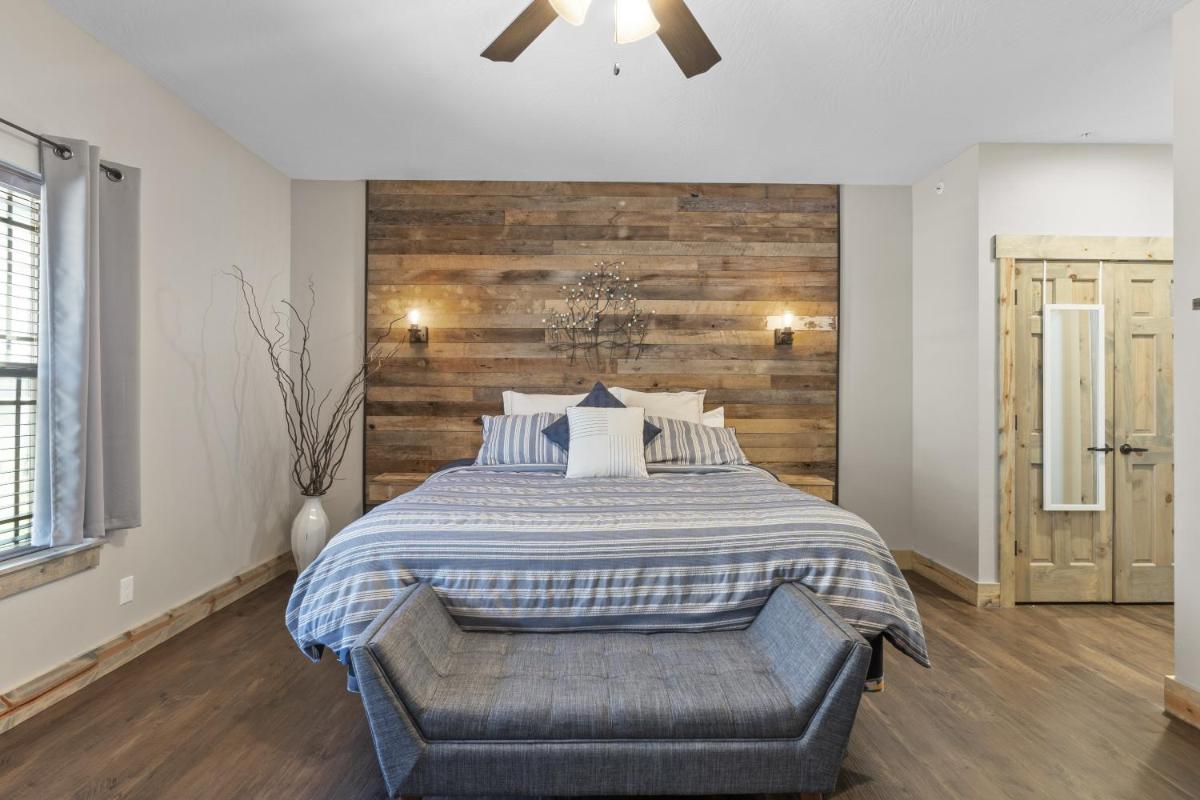 Lakefront Haven home - Housity