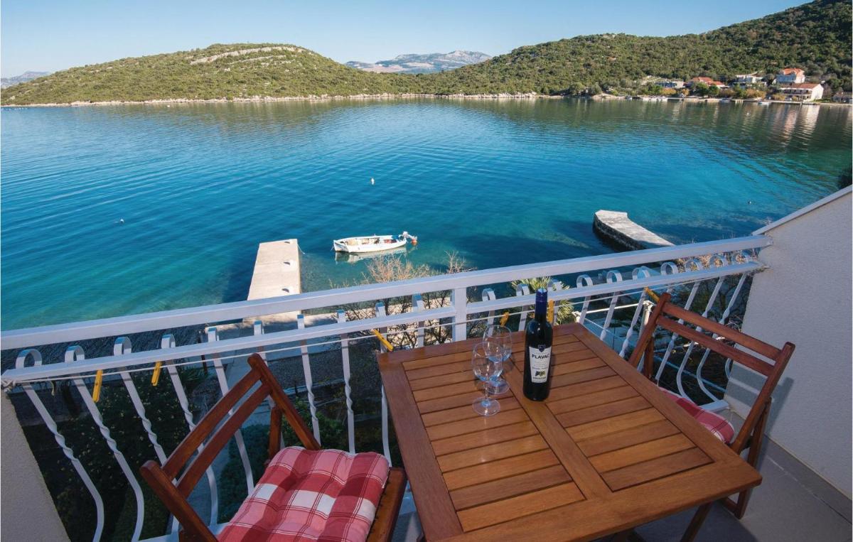 One-Bedroom Apartment In Dubrava - Housity