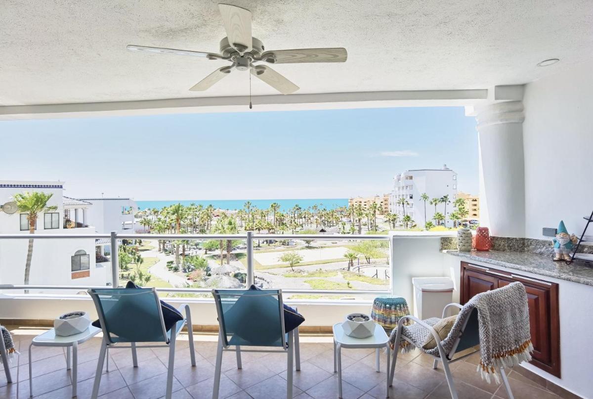 Casa Blanca Golf Villas - Housity
