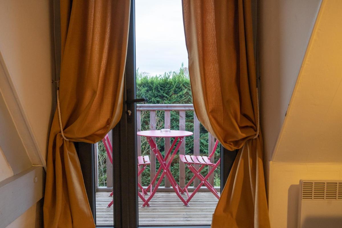 Balcon ou terrasse dans l'établissement Les Terrasses de Saumur - Hôtel & Appartements - Restaurant & Spa (Logis)