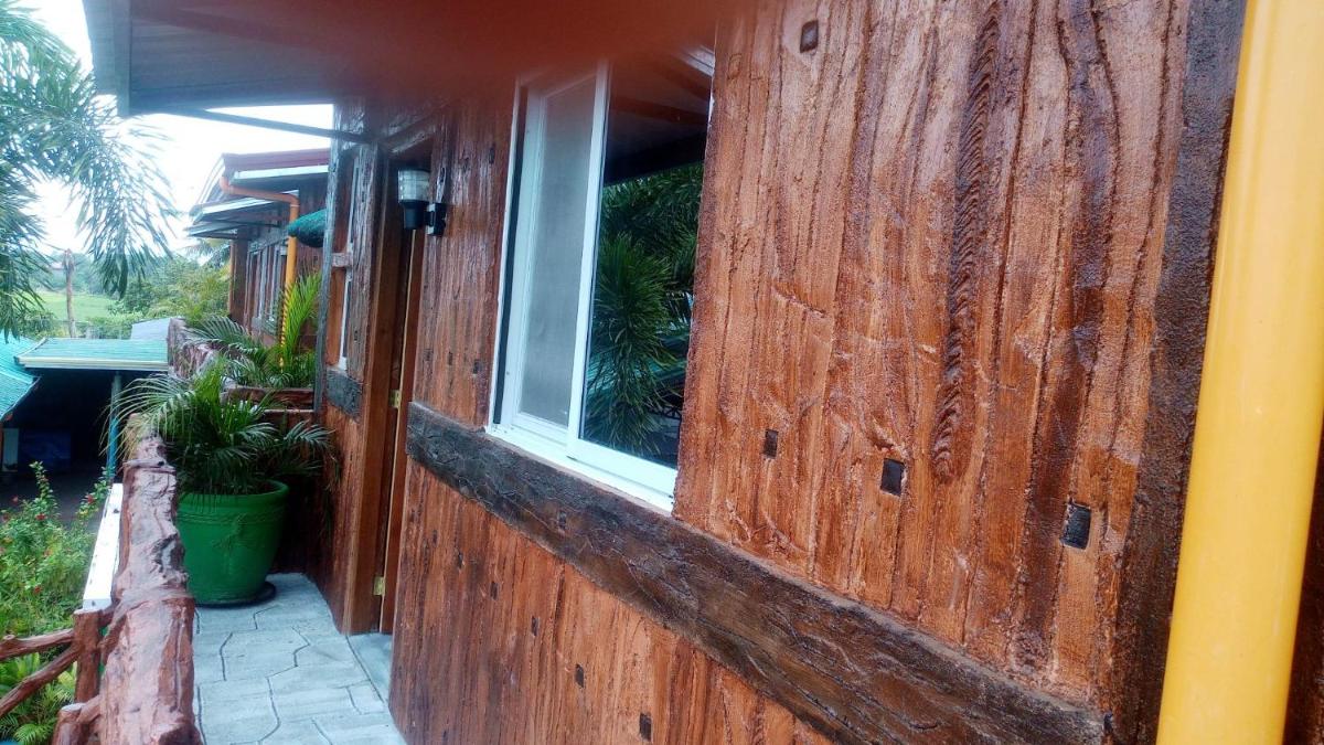 Villa Lenda Resort - San Manuel, Pangasinan - Housity
