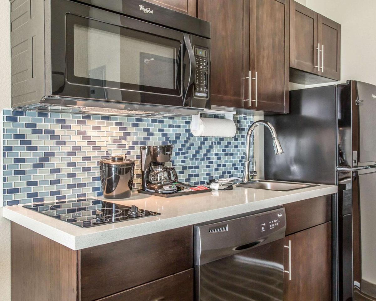 MainStay Suites Midland - Housity