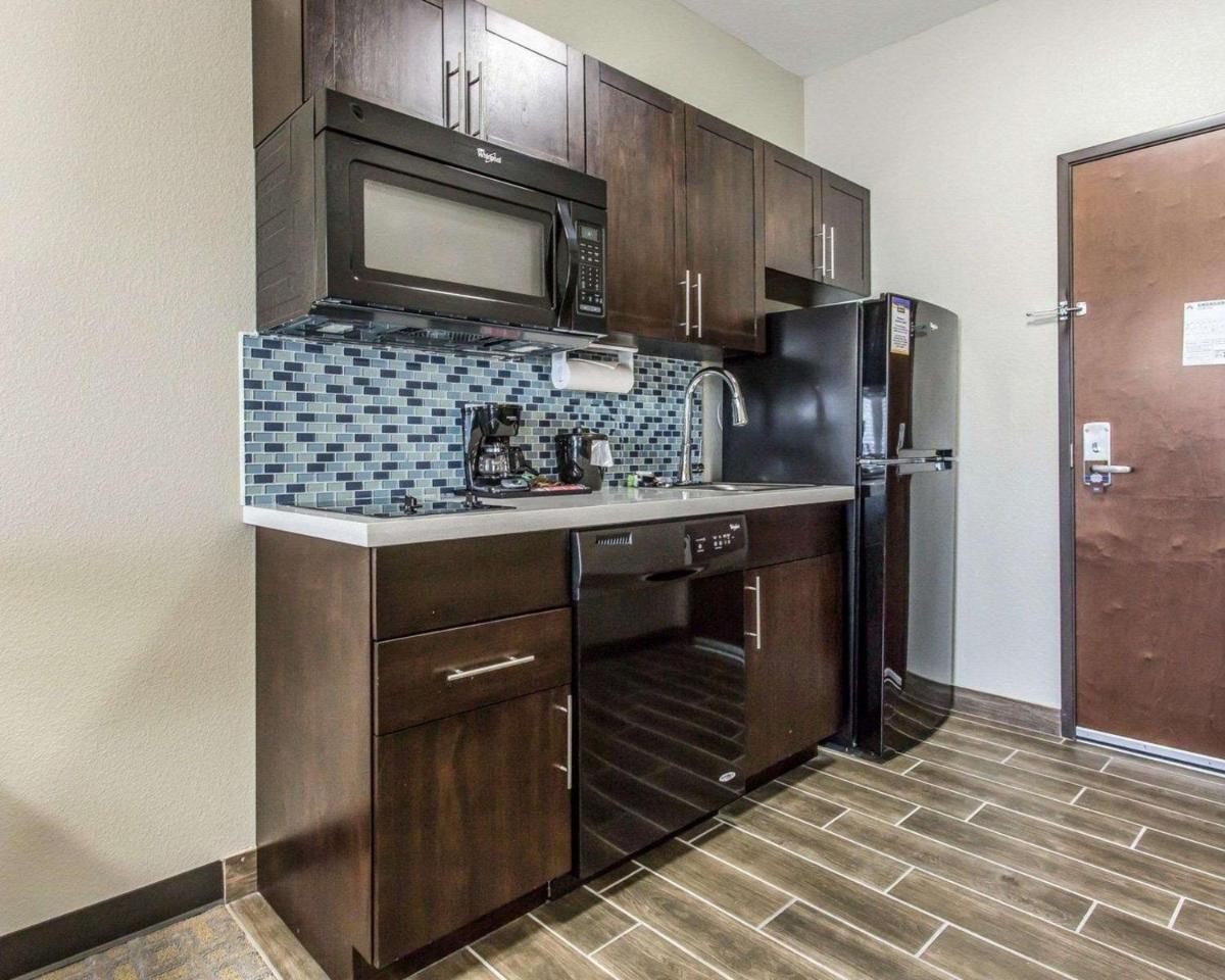 MainStay Suites Midland - Housity