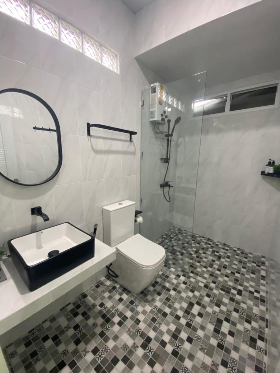 Madina Monochrome Homestay SYARIAH - Housity