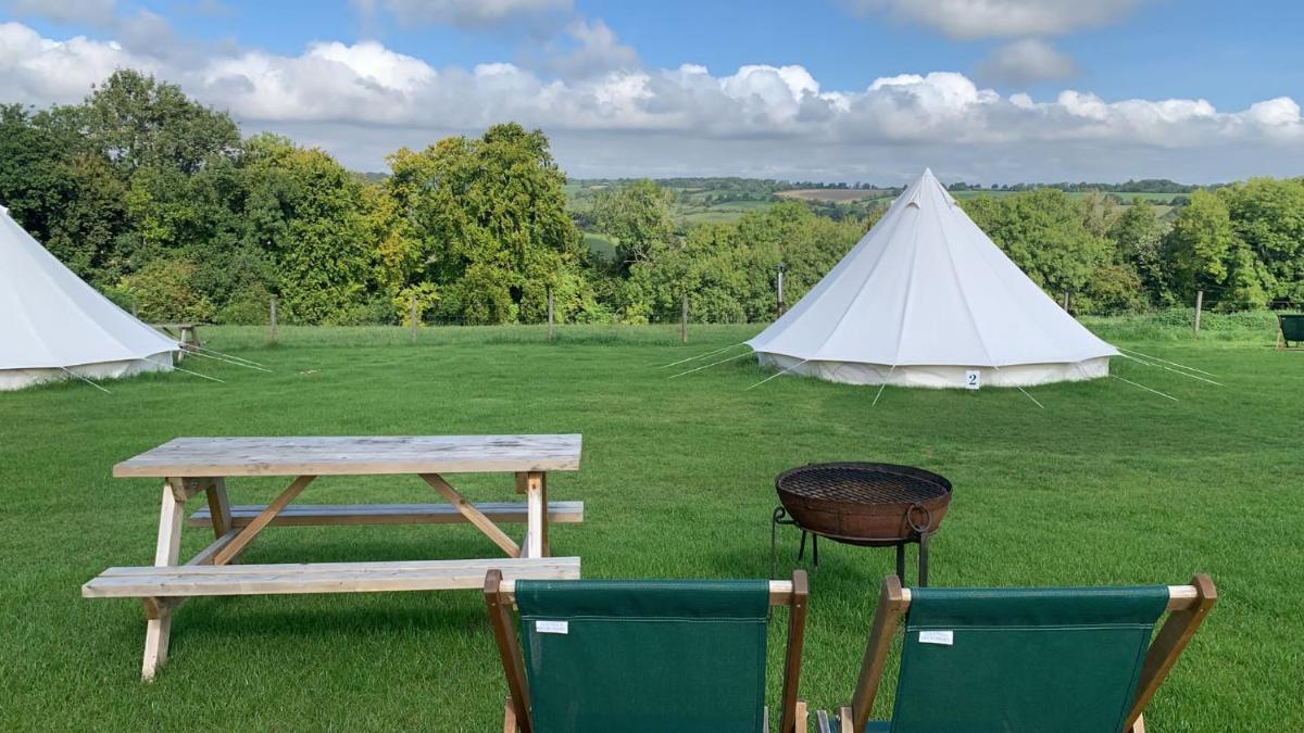 Home Farm Radnage Glamping Bell Tent 6, with Log Burner and Fire Pit - Housity