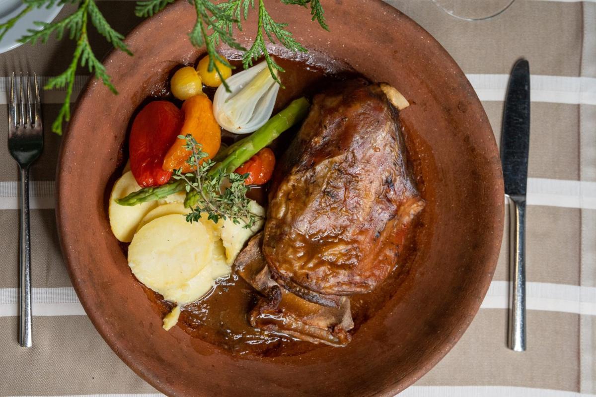 Comida en o cerca de este hotel
