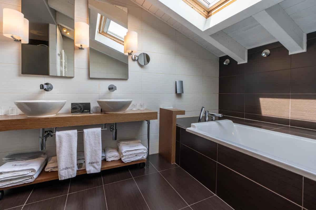 Un baño de Hotel La Trufa Negra