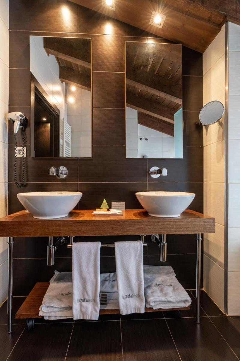 Un baño de Hotel La Trufa Negra