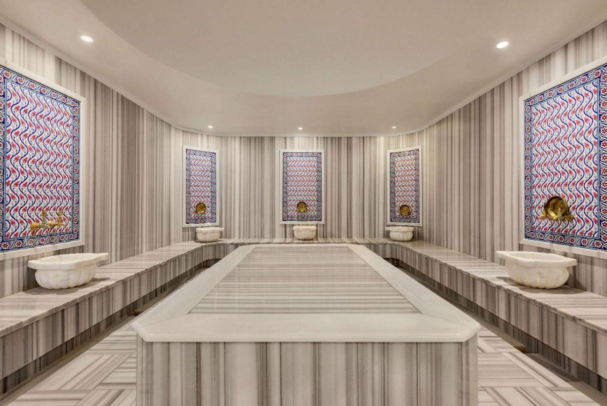 Ramada Plaza by Wyndham Silivri - Housity