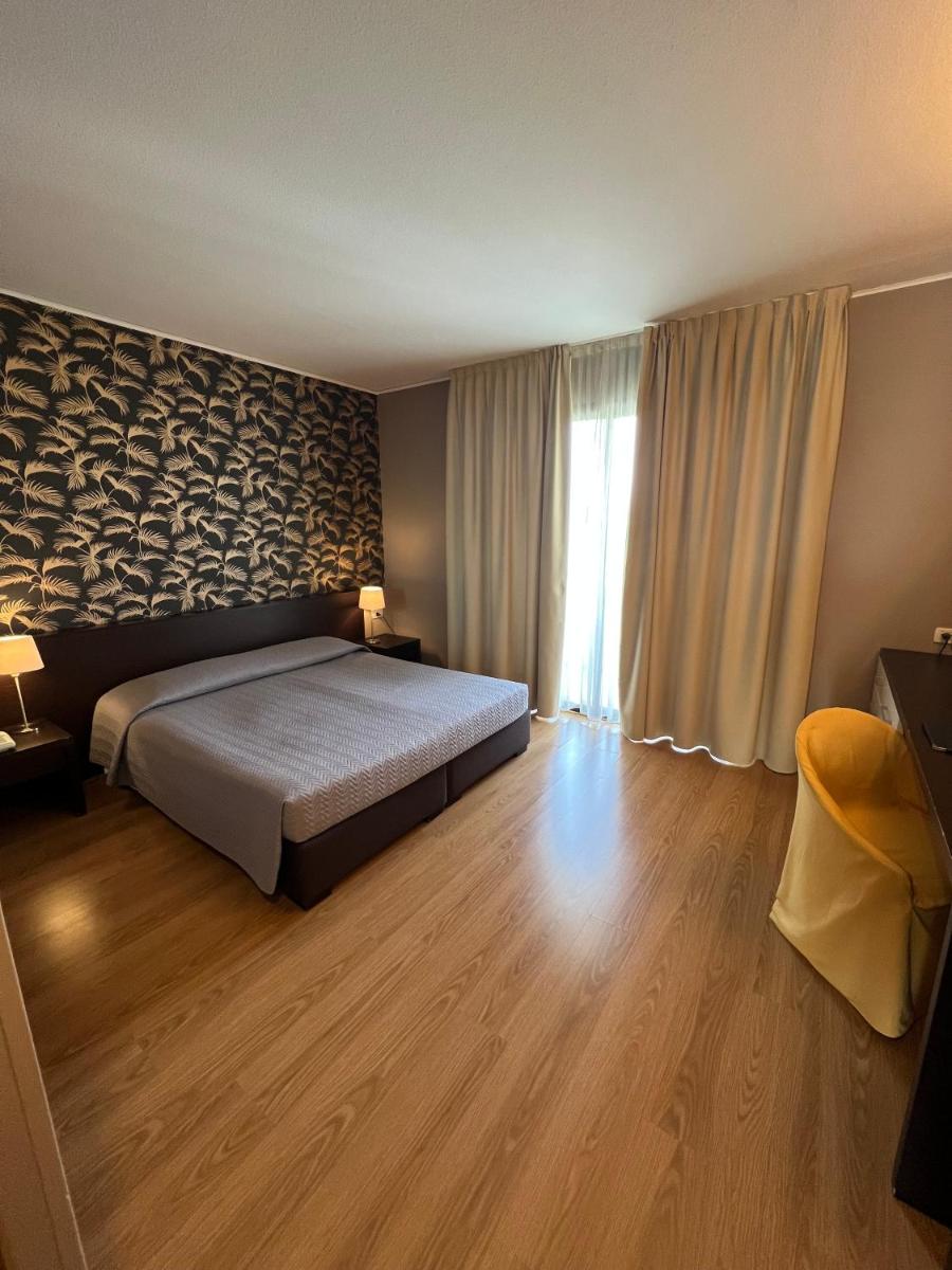 Hotel & Residence Castelli - Housity