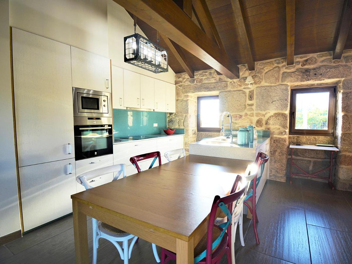 GALIHOST - Impresionante Casa Rural en Meis - Housity