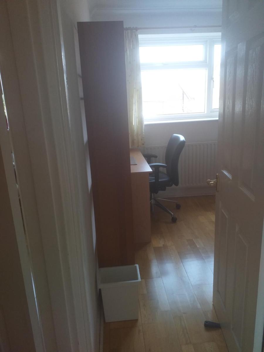 Large double room or single room with shared bathroom - Housity