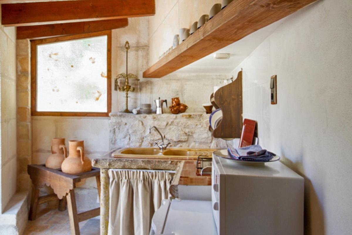 Charming House in Petra with Garden and Shared Pool - Housity
